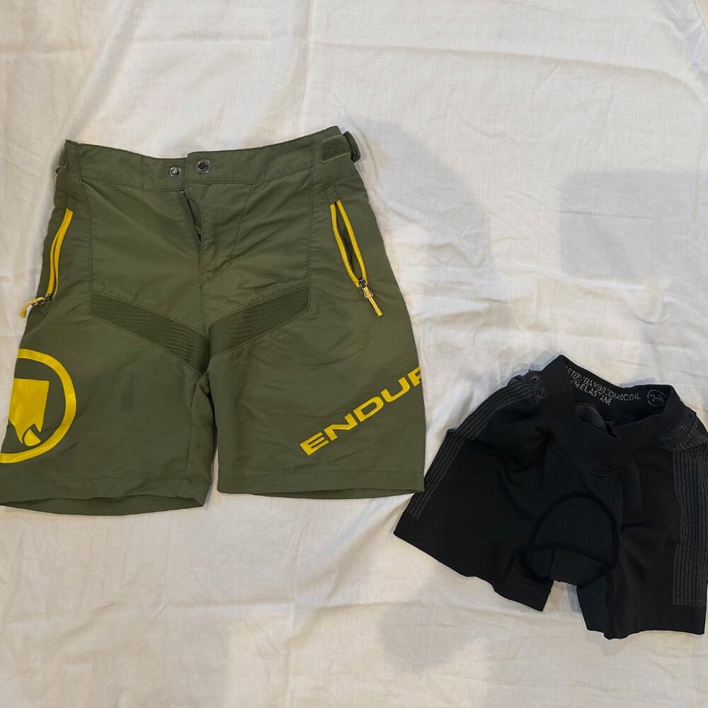 Endura Kids Padded Mountain Bike Shorts w/ Removable Liner – Size 7–8 Yrs